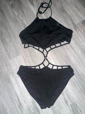 La Blanca Chic Black Cutout One-Piece Swimsuit